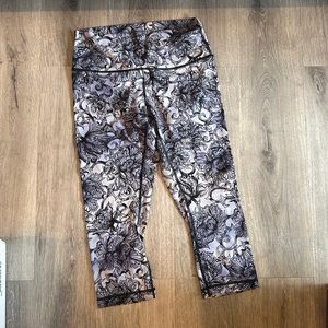 Lulu lemon capri leggings